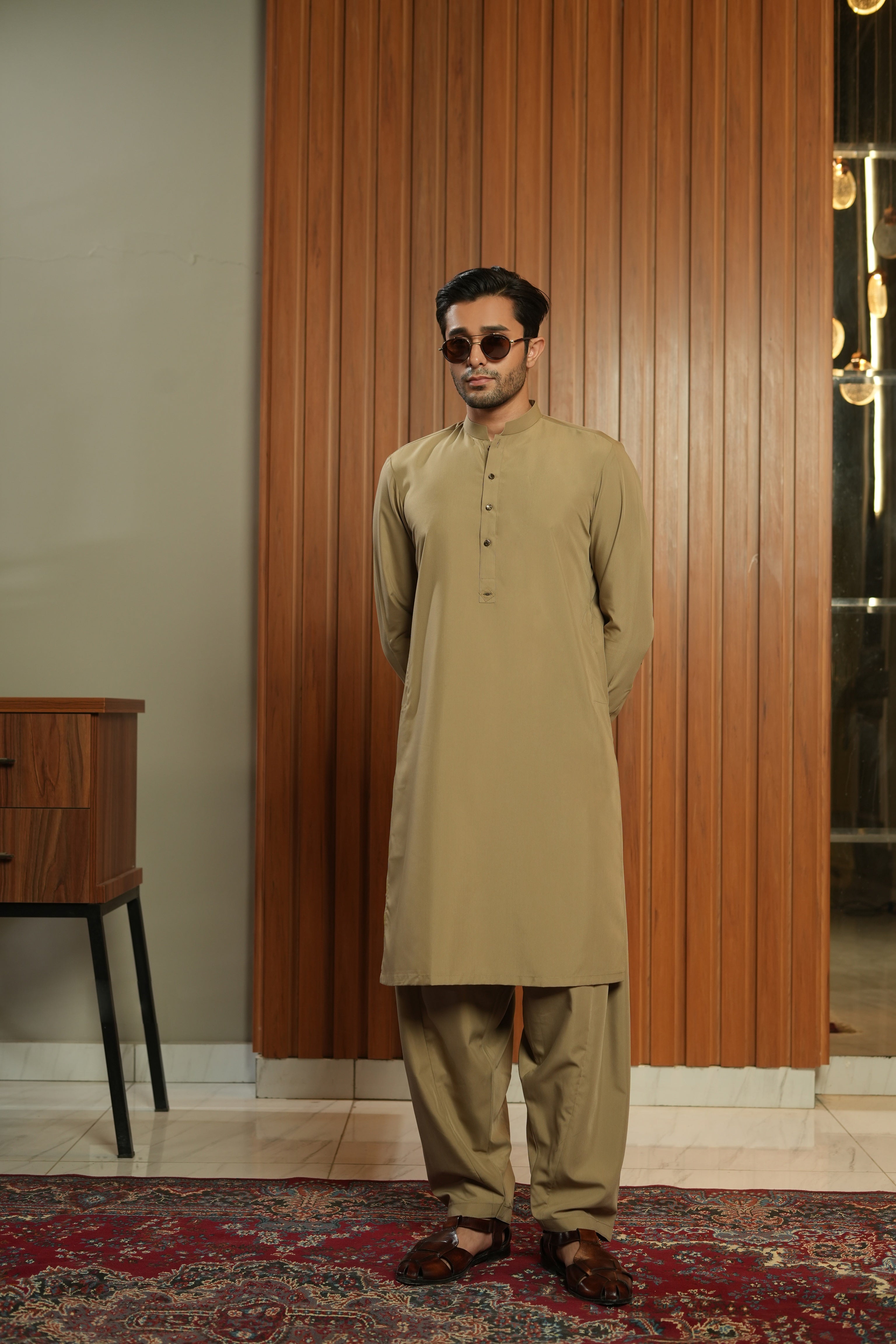 Regal Threads Reborn Fone - Shalwar Kameez