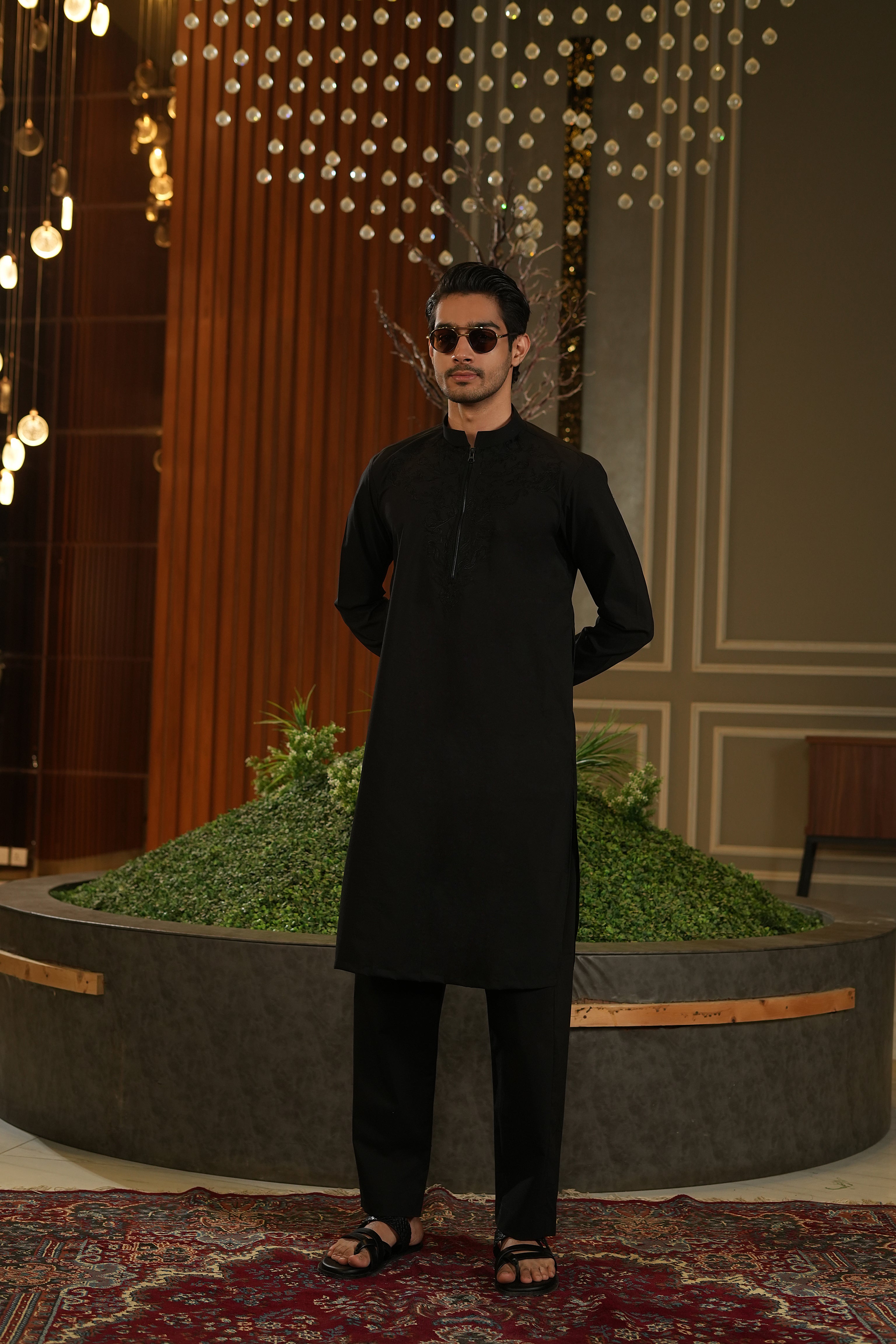 Shahmeer - Black