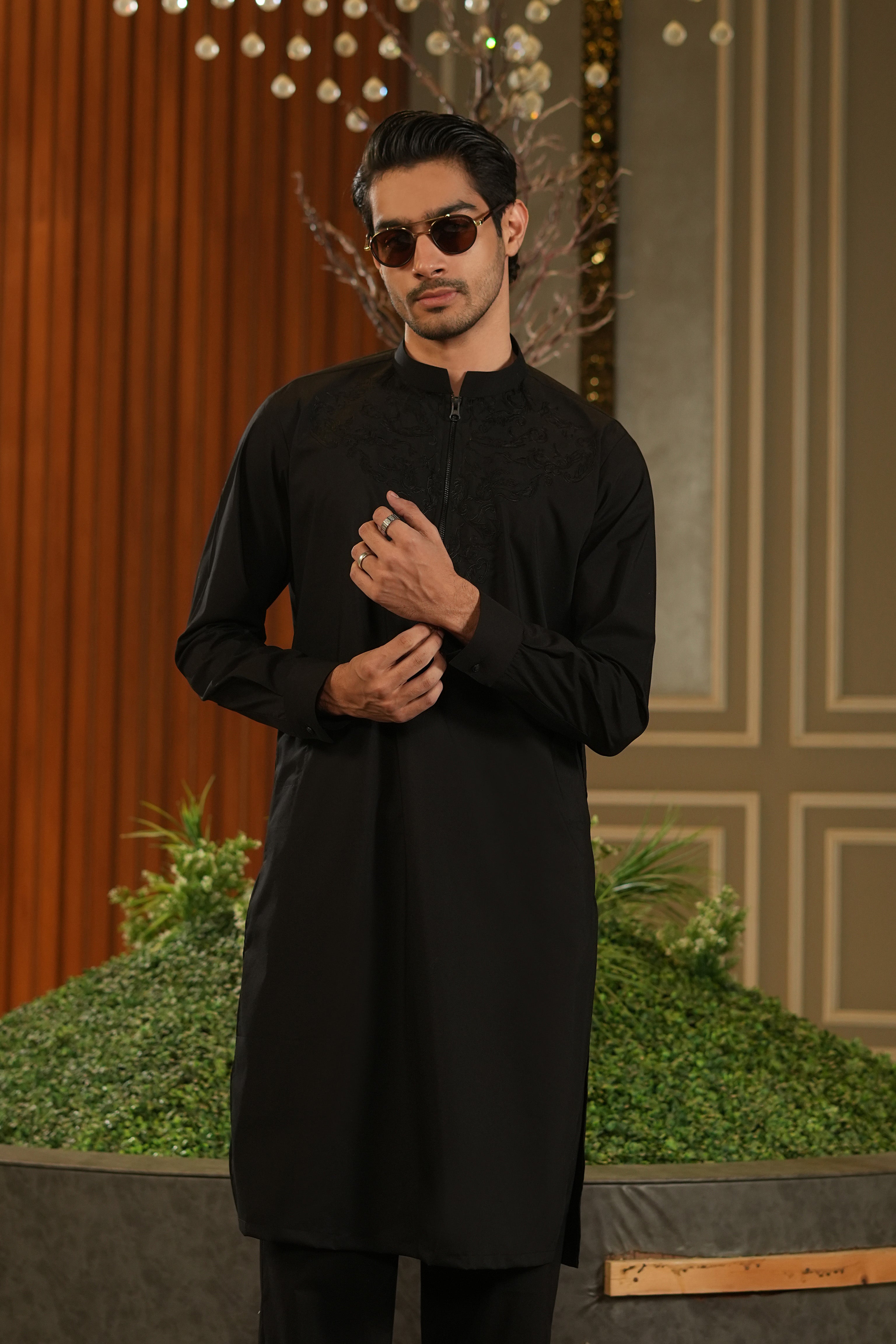 Shahmeer - Black