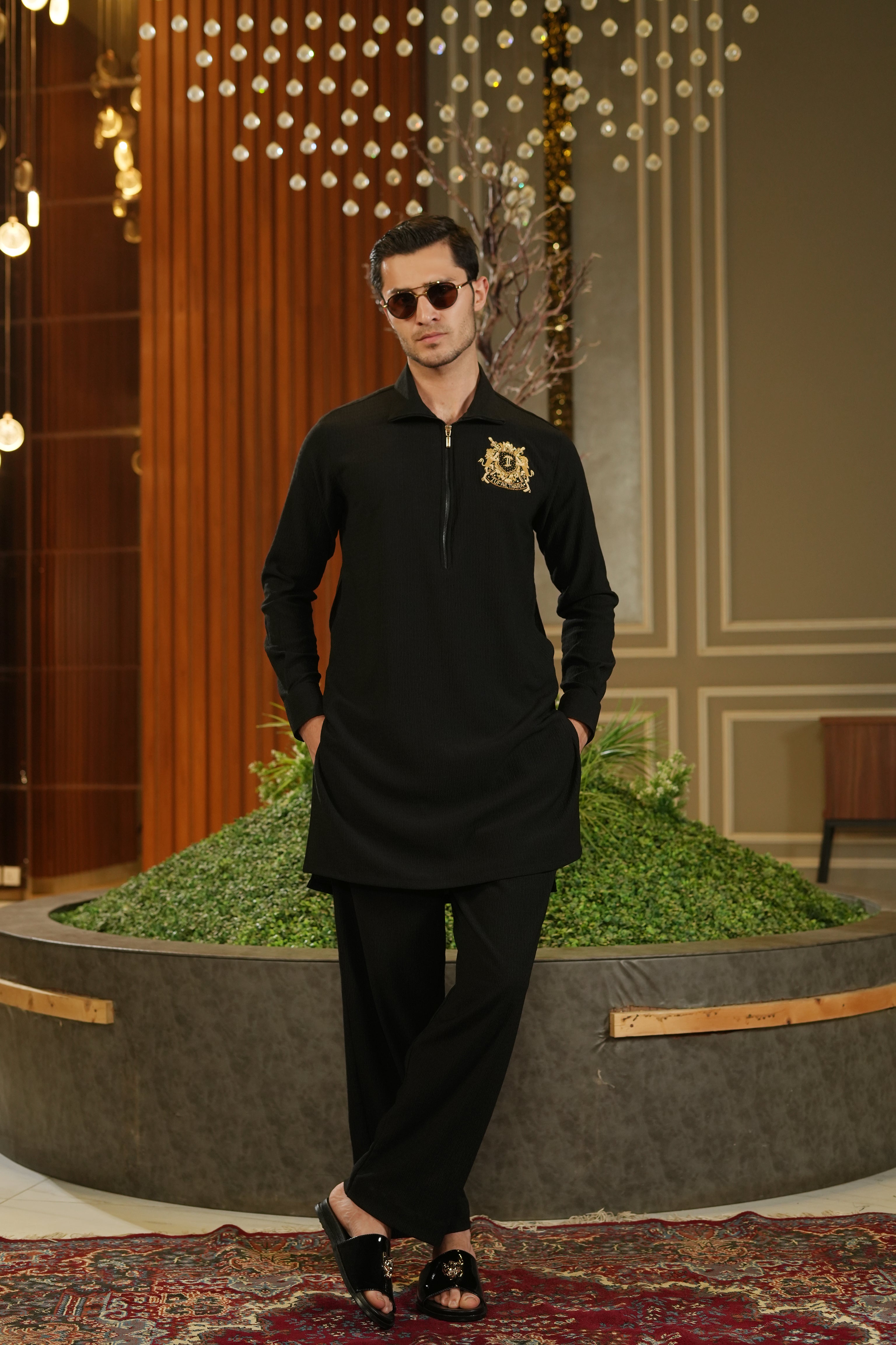 Regalia black