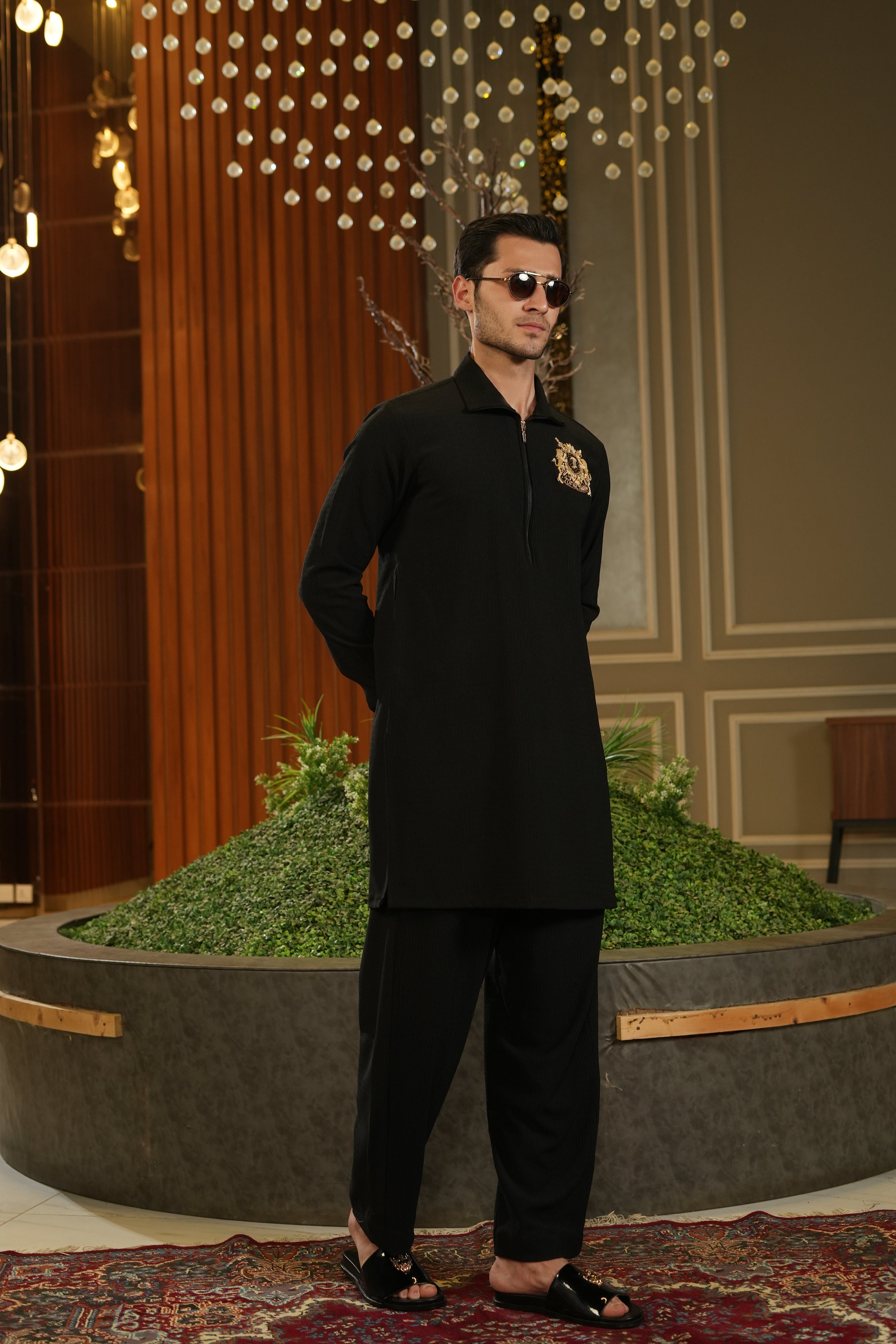 Regalia black
