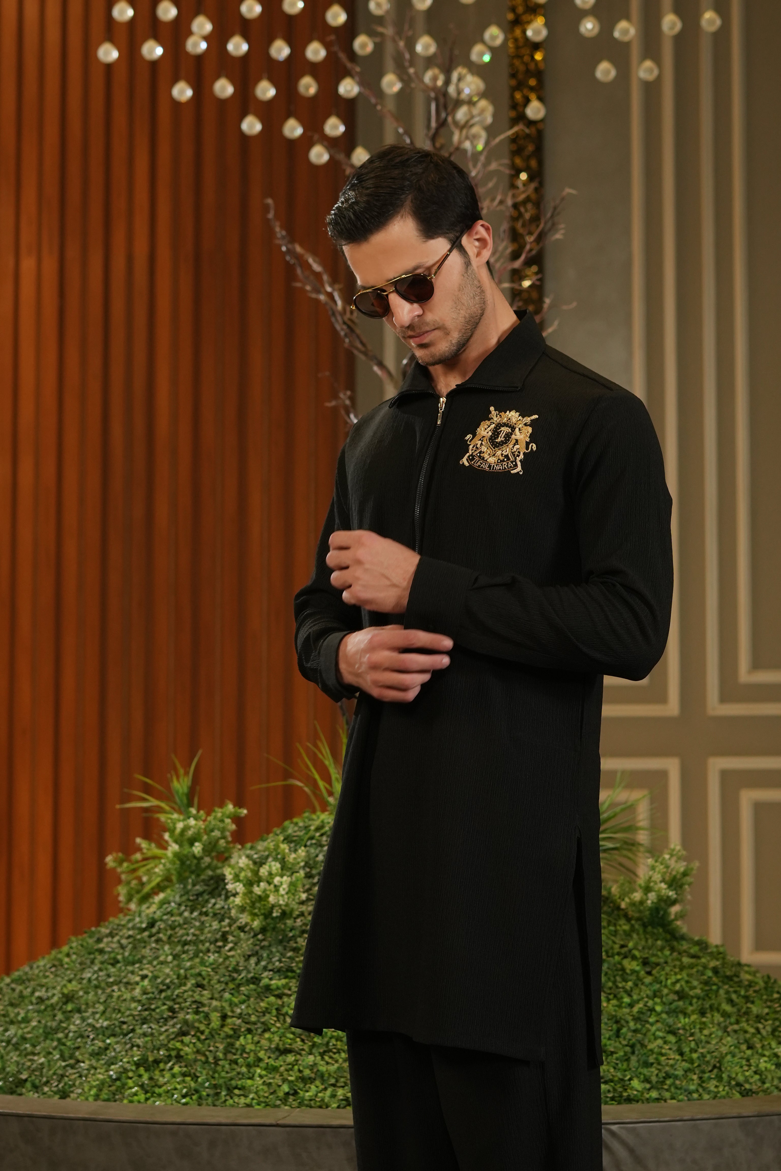 Regalia black