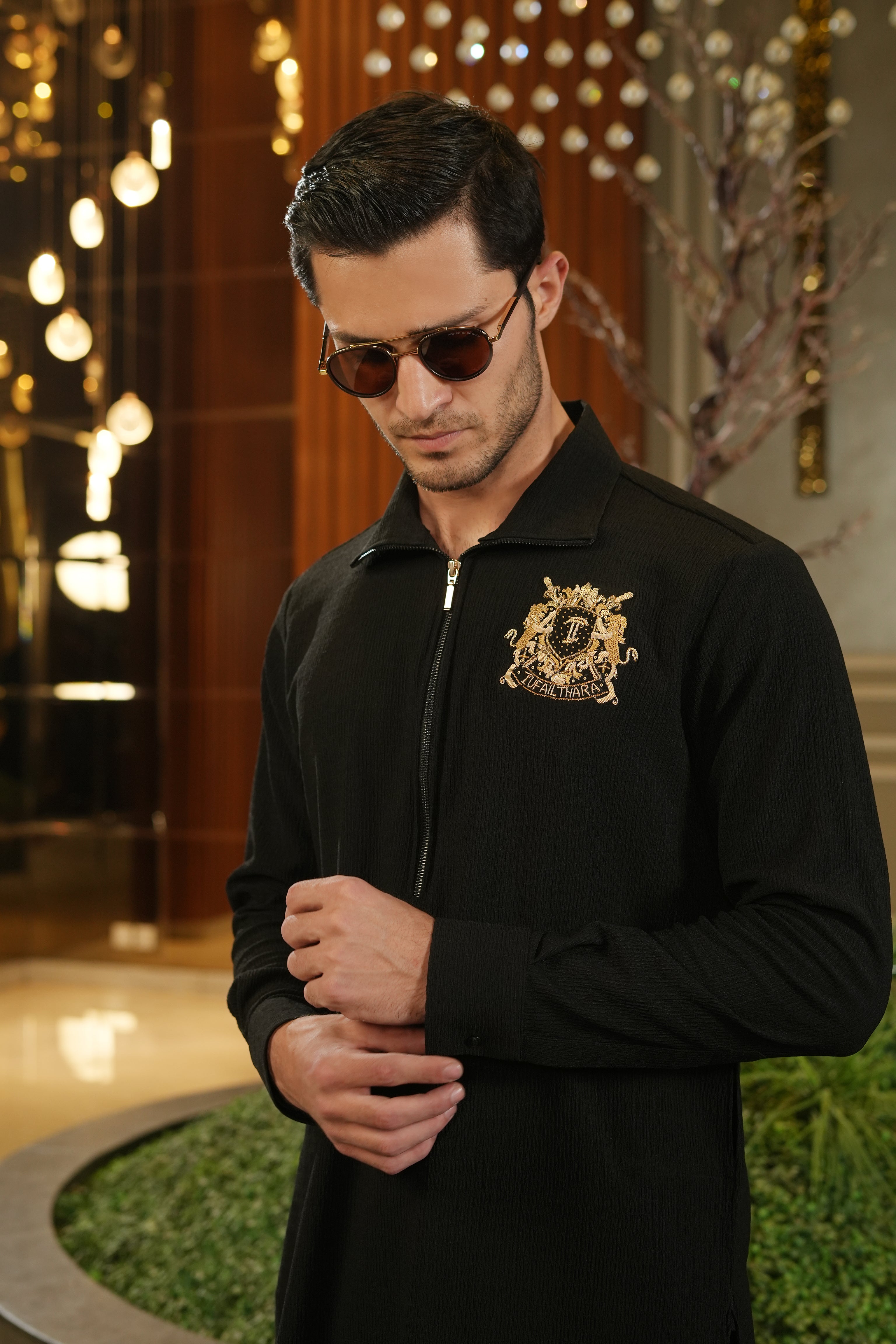 Regalia black